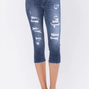 Judy Blue Mid Rise Destroyed Patch Capri Jeans NWT